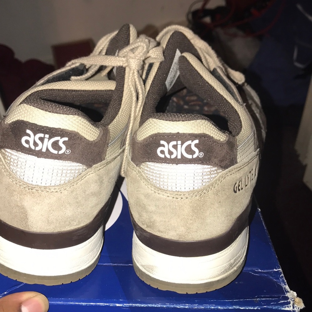 ASICS - Picture 3 of 4